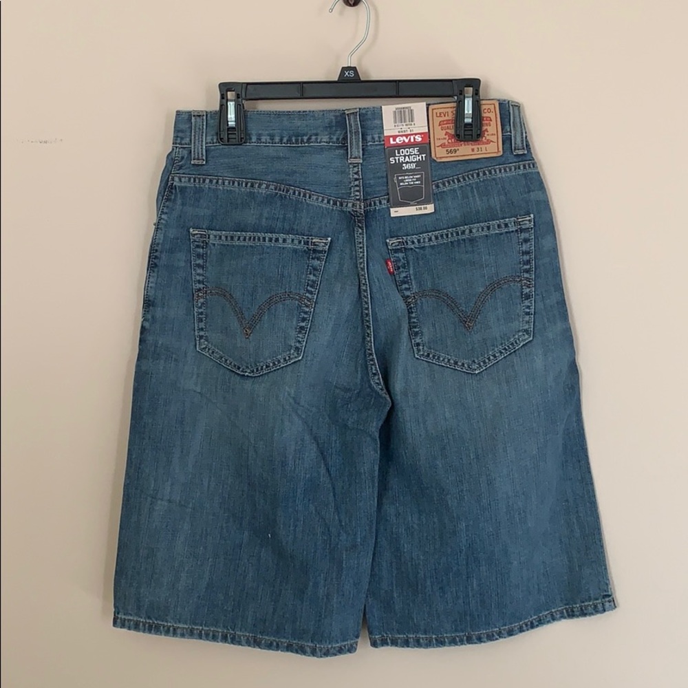 Levi’s Man Shorts - Picture 2 of 3